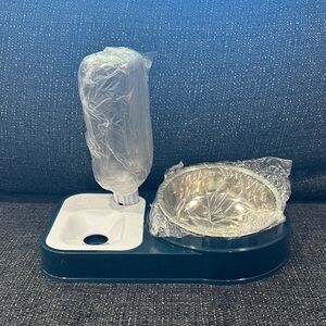 Small Travel Pet Feeder with food bowl and drink bowl